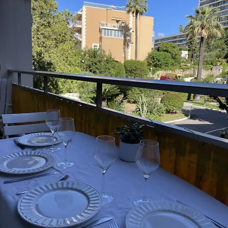 With Direct Access To The Sea - Private Parking Апартаменты *